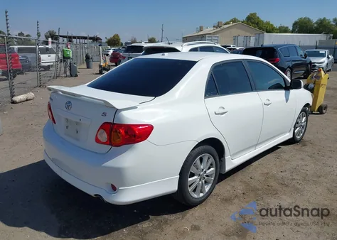 2010 Toyota Corolla S z USA, uszkodzony, nr VIN 2T1BU4EE0AC446469